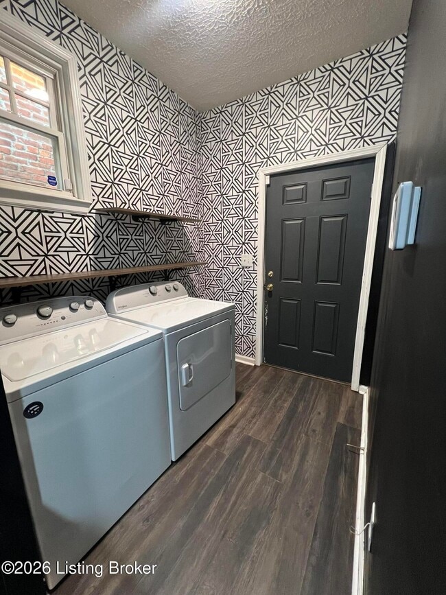 Building Photo - 1107 Logan St