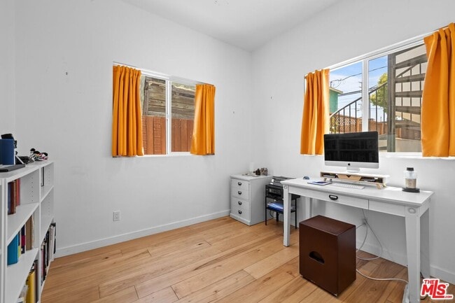 Building Photo - 3170 Glenmanor Pl