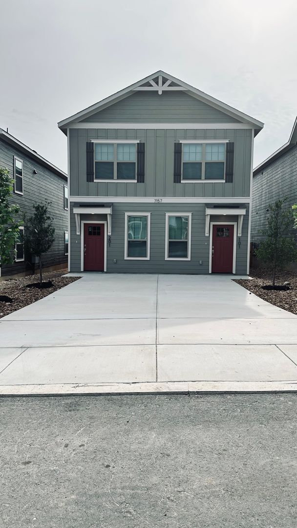 Building Photo - Newly Built Duplex on the Far West Side!