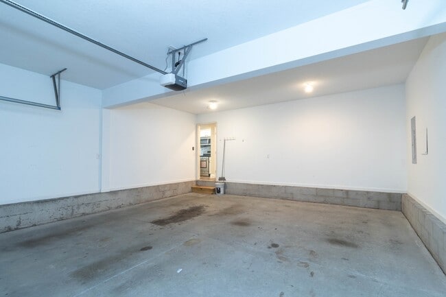 Building Photo - 3453 Teal Creek Ln