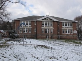 Building Photo - 207 Pleasant St