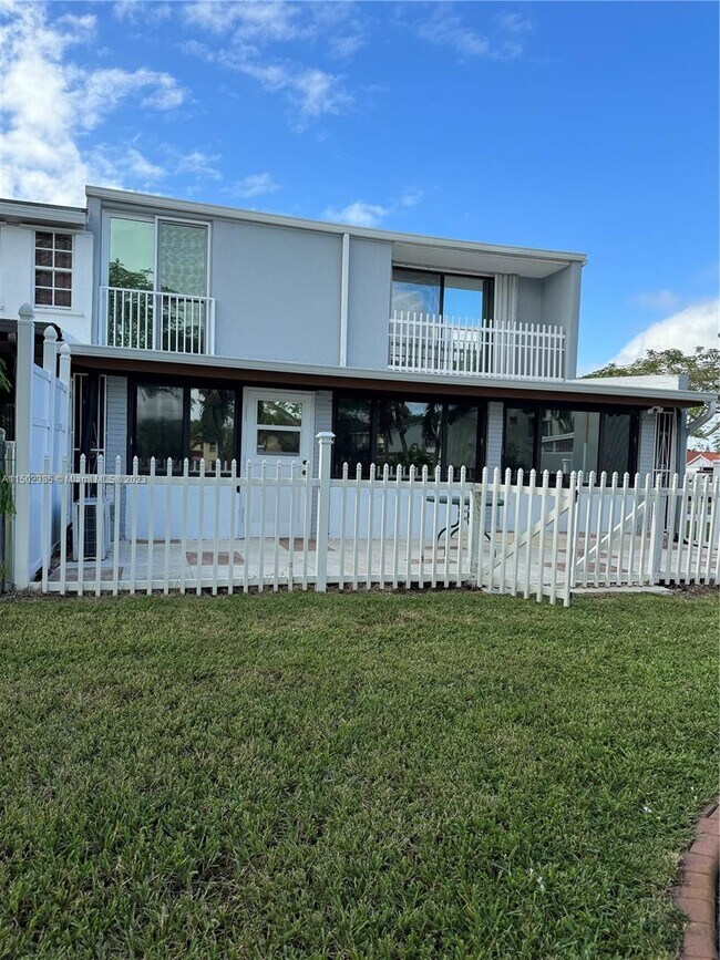 Building Photo - 2101 SW 122nd Ct