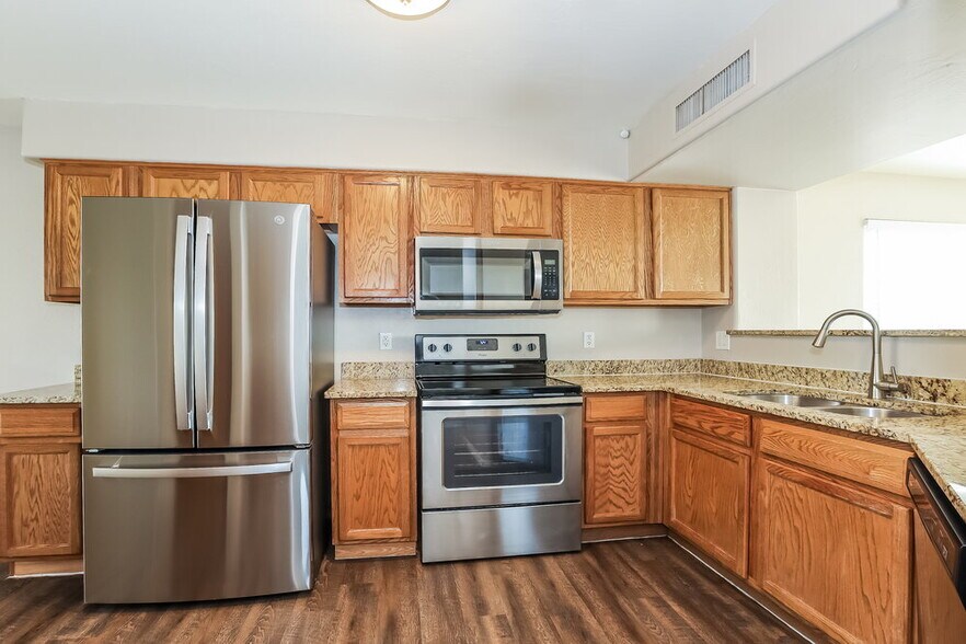 Building Photo - 2194 S 156th Ave