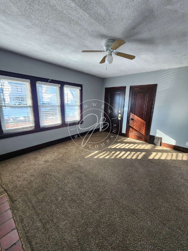 Building Photo - 1944 Crosswell Pl