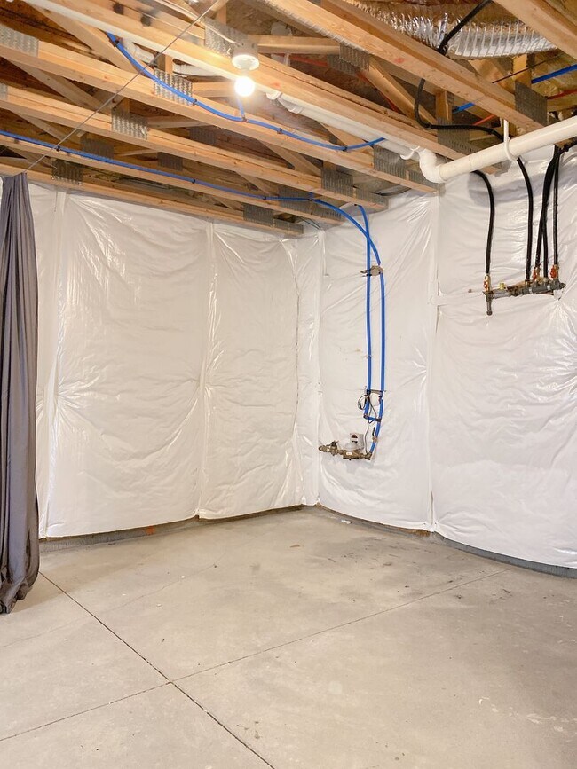 Building Photo - Beautiful & Nearly new SW Chalco area 4 bed Two Story