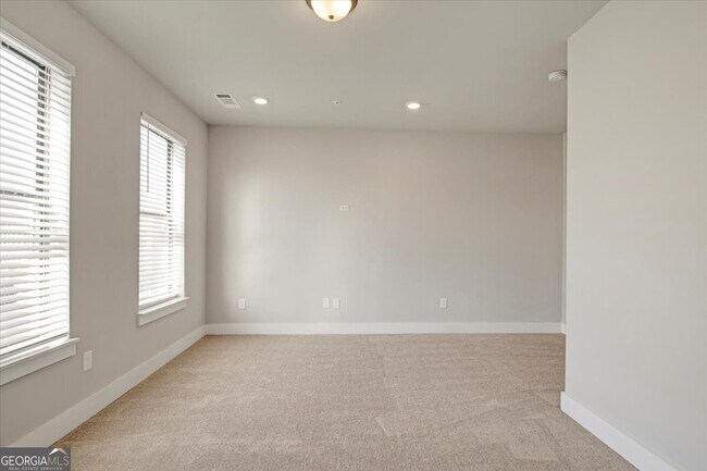 Building Photo - 2030 Main St NW