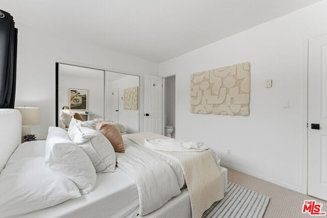 Building Photo - 2308 Schader Dr