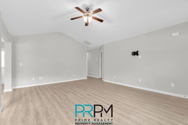 Building Photo - 109 Screech Dr