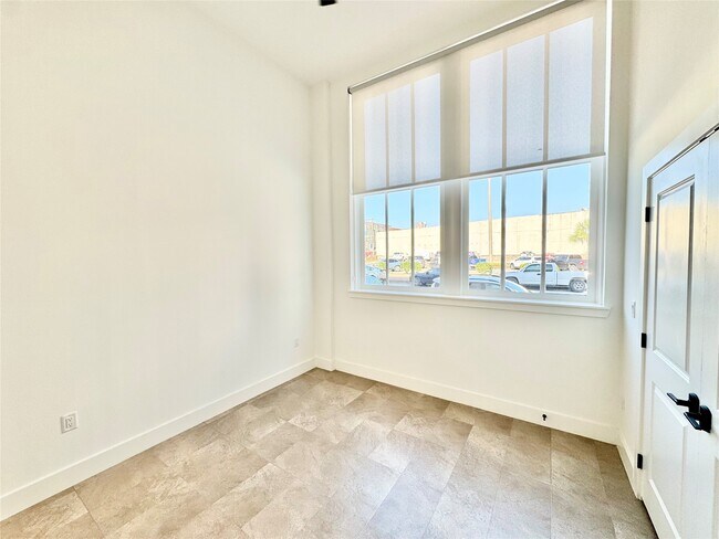 Building Photo - 2102 Mechanic St