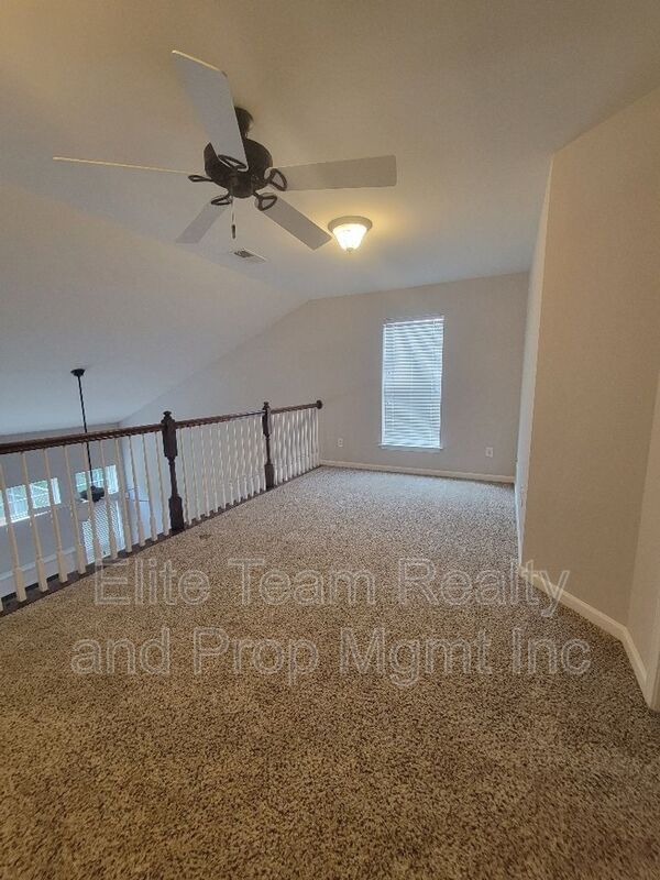 Building Photo - 2339 Whitford Ln