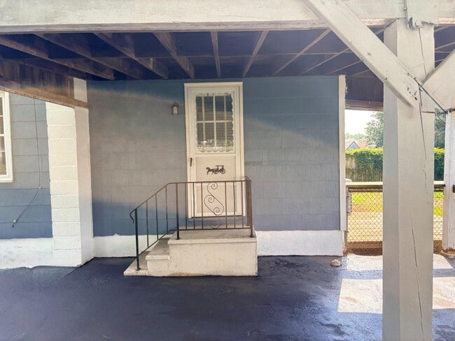 Building Photo - 24 Forman Dr