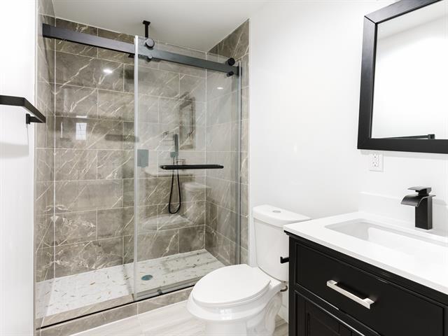 Building Photo - 909 Bayonne St