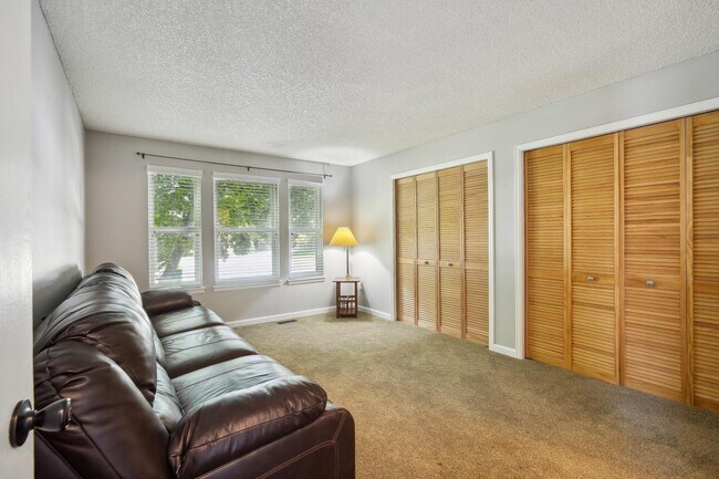Building Photo - 7950 S Garrison Ct