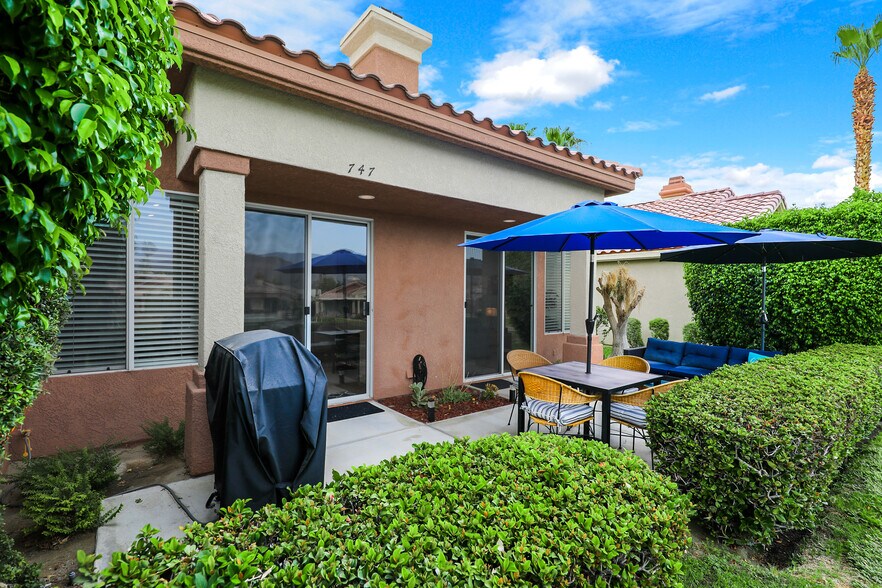 back patio - 76747 Minaret Way