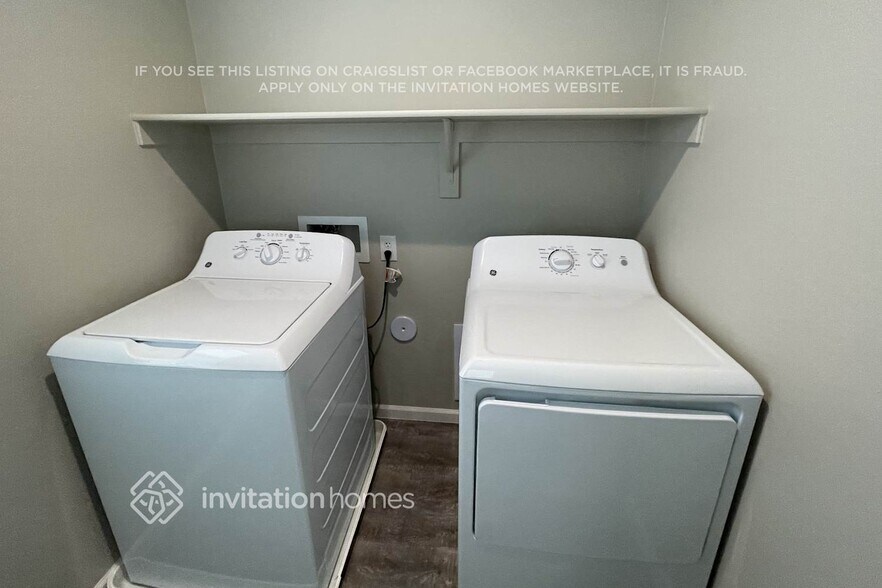 Building Photo - 18941 W Reade Ave