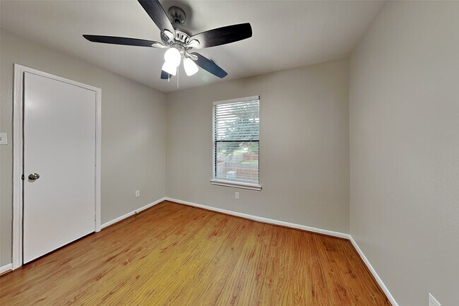 Building Photo - 3723 Hidden Brook Ln