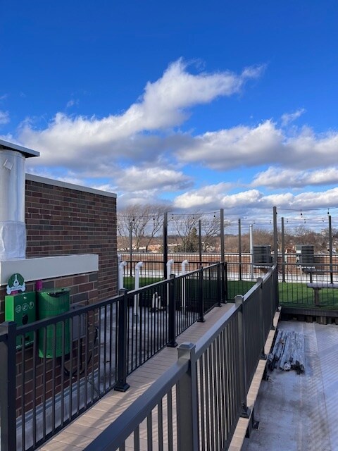 Building Photo - 1610 N Normandy Ave