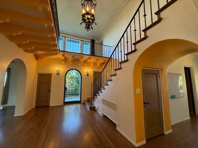 Building Photo - Luxury Upper Piedmont Estate