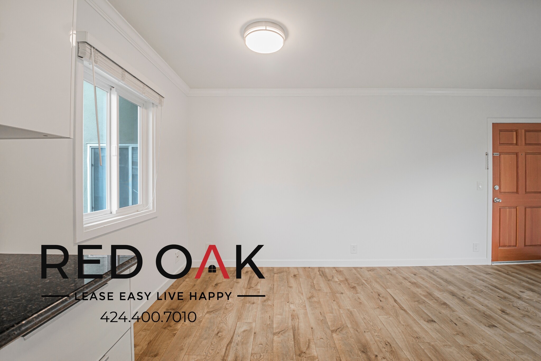 Building Photo - 14041 Moorpark St