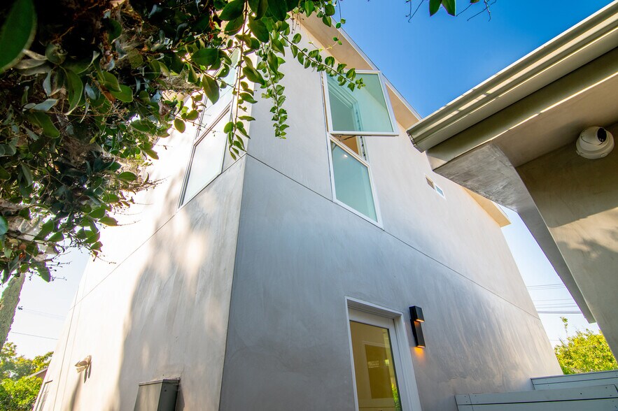 Building Photo - 4610 Franklin Ave