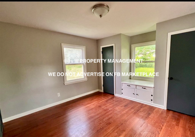 Building Photo - 7306 Glenwood Ln