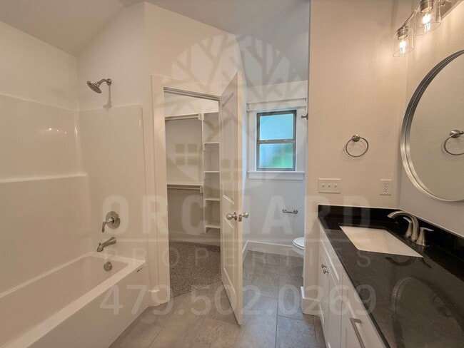 Building Photo - Bella Vista Single-Family Home- 2 Bed/ 2 B...