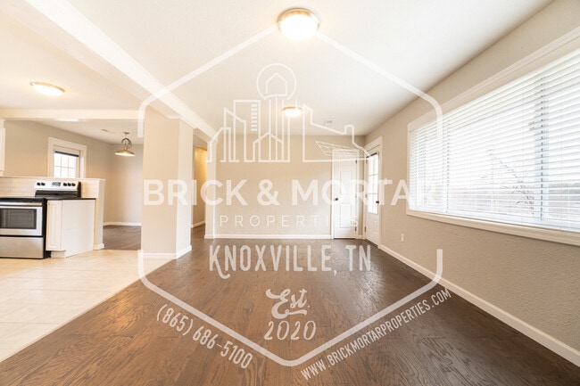 Building Photo - 837 Teffeteller Ln