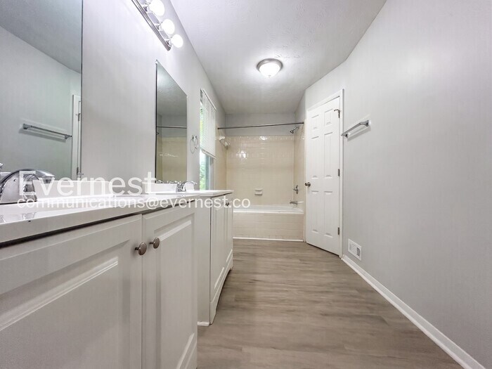 Building Photo - 263 Elm Forest Way