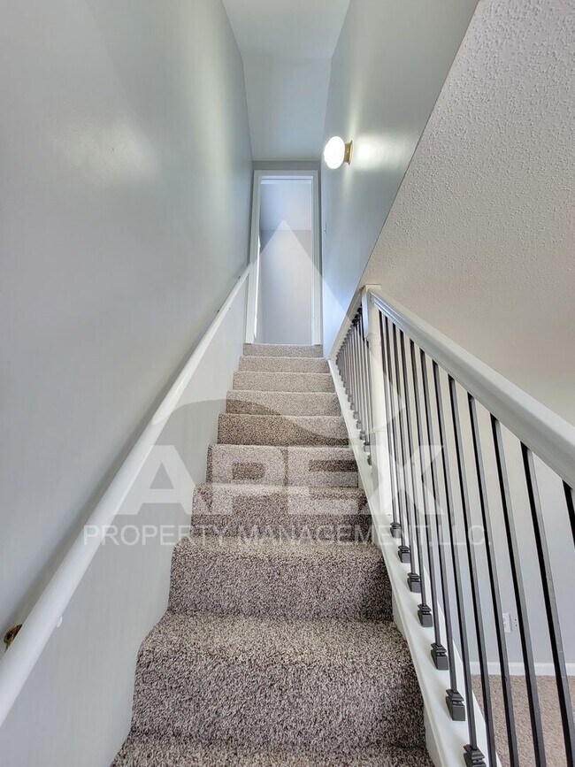 Building Photo - 3 Bd - 2 Ba Single Family Home in North Knoxville - Fountain City!