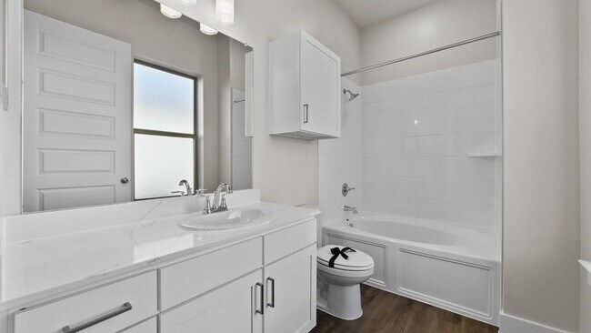 Building Photo - 1109 Saffira-