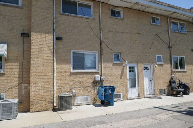 Building Photo - 5 E Judith Ann Dr