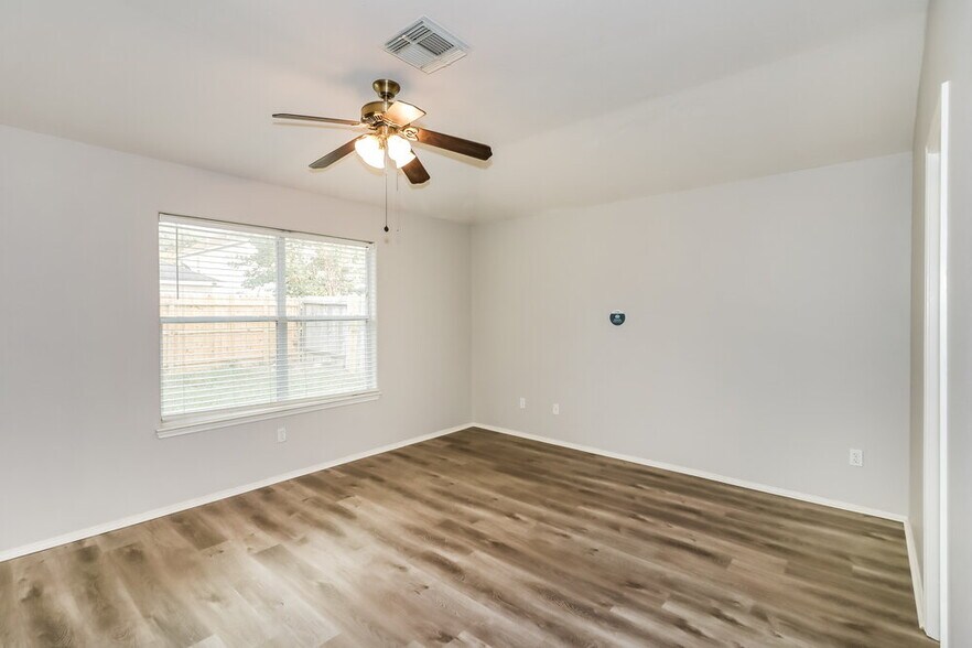 Building Photo - 3510 Aztec Wood Dr