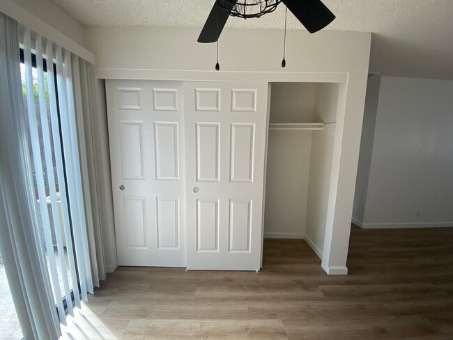 Building Photo - La Tierra Garden Apartment (29)