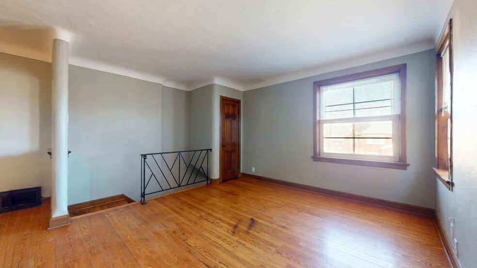 Building Photo - 5816 Mardel Ave