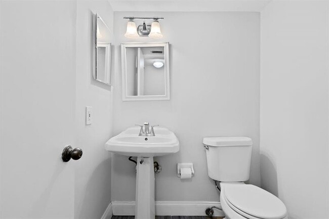 Building Photo - 344 City View Dr