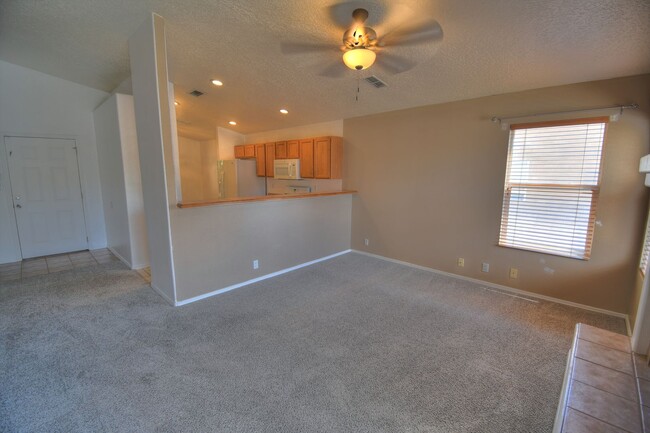 Building Photo - Ventana Ranch 3 BEDROOM   2 Bathroom   2 C...