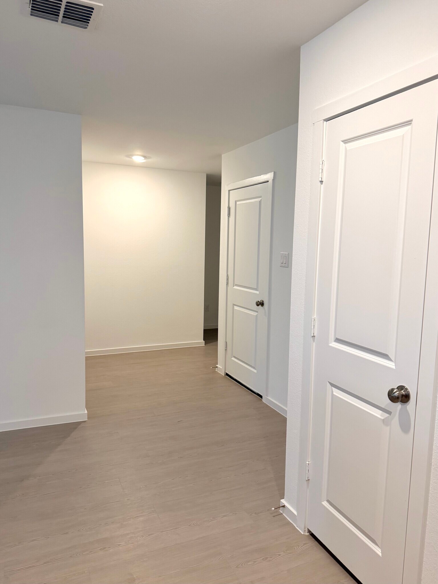 Building Photo - 3703 Oleander Pl