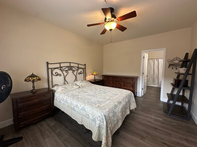 Building Photo - 5350 Dunlay Dr