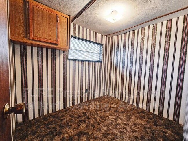 Building Photo - 59 Magic Dr