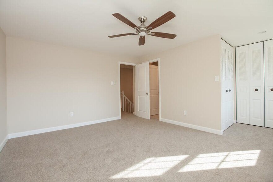 Building Photo - 2911 Bridgehampton Ct