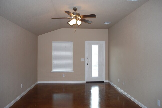 Building Photo - 1510 Dakota Ter