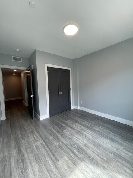 Building Photo - 370 Western Ave