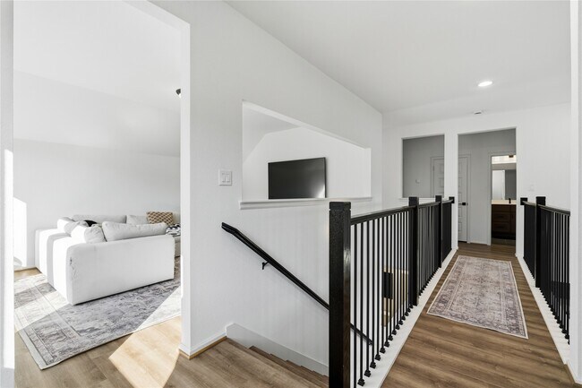 Building Photo - 2427 Mount Healy Ct