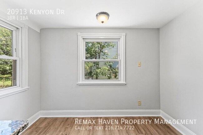 Building Photo - 20913 Kenyon Dr, Maple Hts - Spacious, Jus...