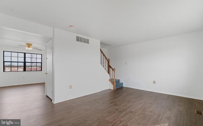 Building Photo - 21 Holland Hill Ct