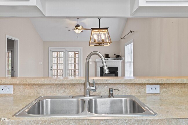 Building Photo - 3666 E Cotton Gin Dr