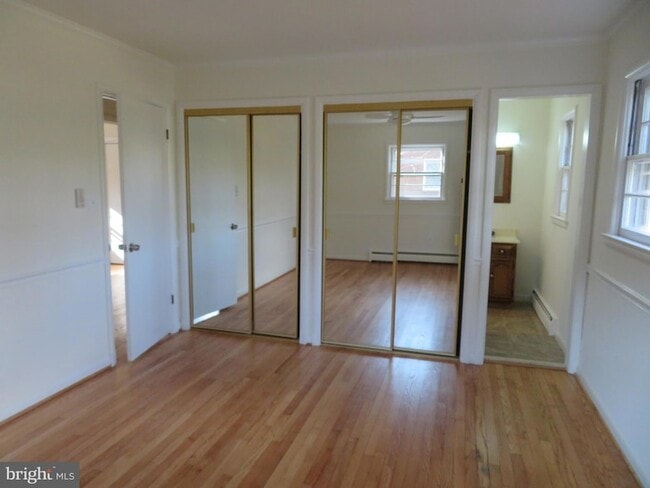 Building Photo - 26 Lakeside Dr