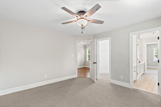 Building Photo - 3833 Denmeade Dr