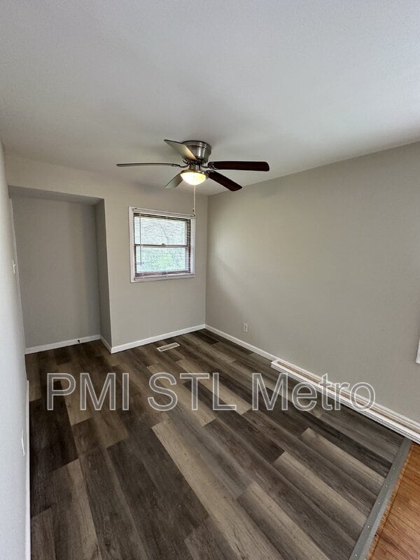 Building Photo - 262 Estridge Rd