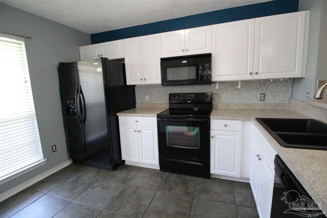 Building Photo - 7680 Chablis Cir